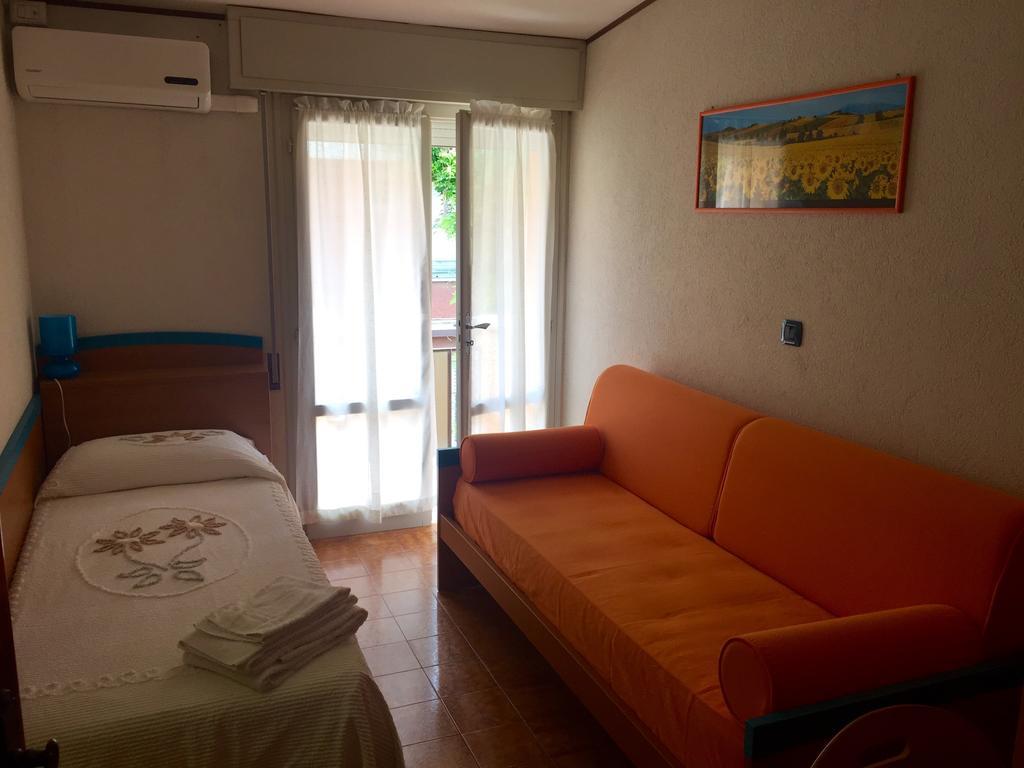 Meuble Lariana Hotell Bellaria-Igea Marina Exteriör bild