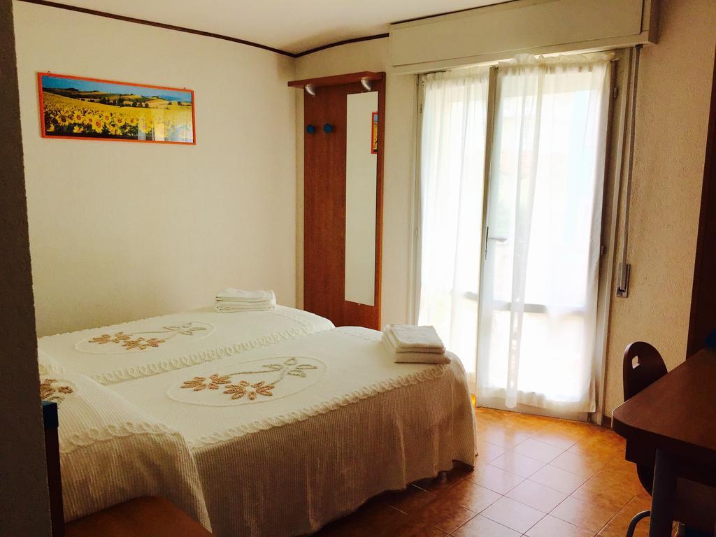 Meuble Lariana Hotell Bellaria-Igea Marina Exteriör bild