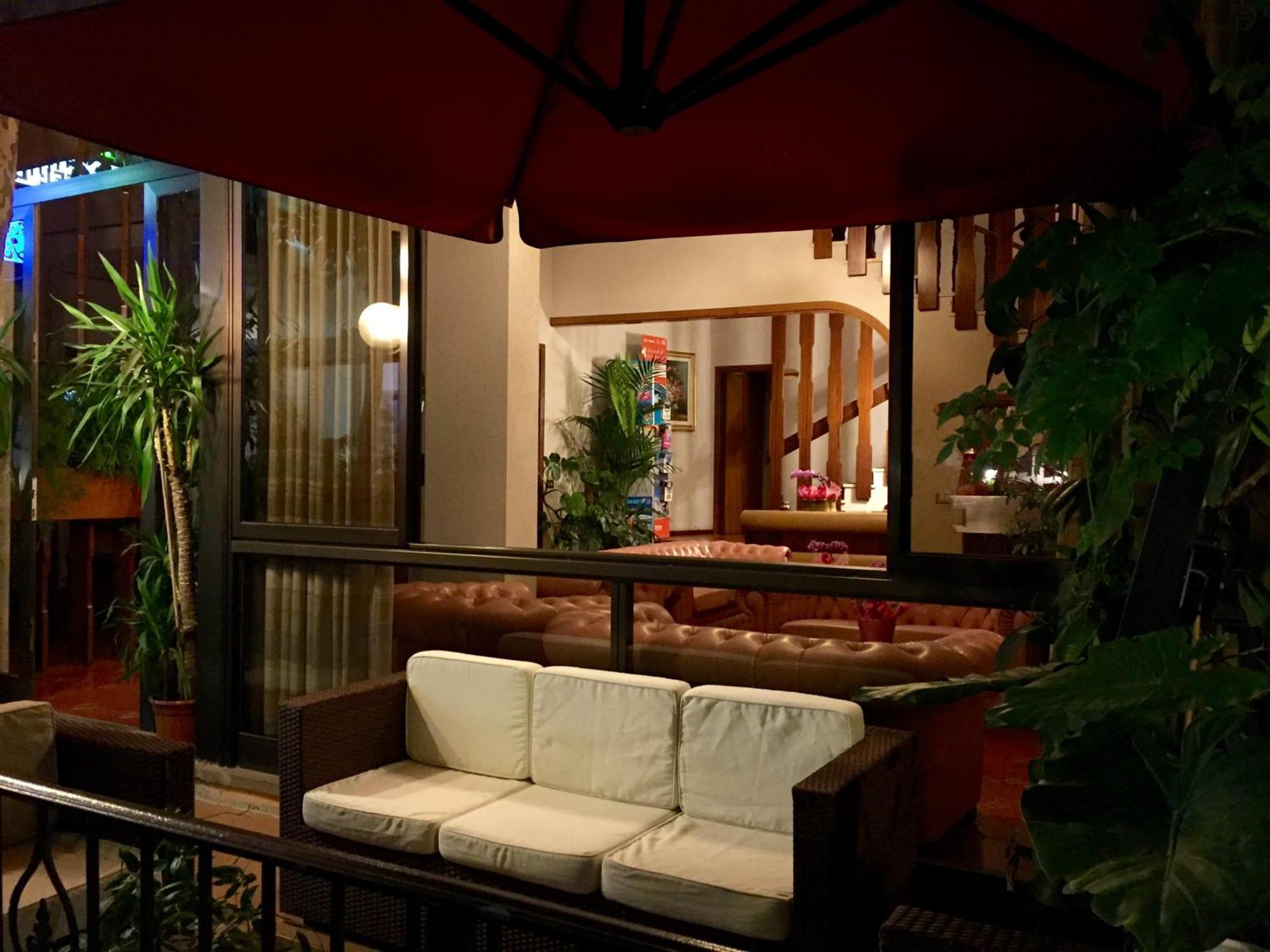 Meuble Lariana Hotell Bellaria-Igea Marina Exteriör bild